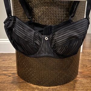 Black stripe bra by Freya size 30FF / 30H
